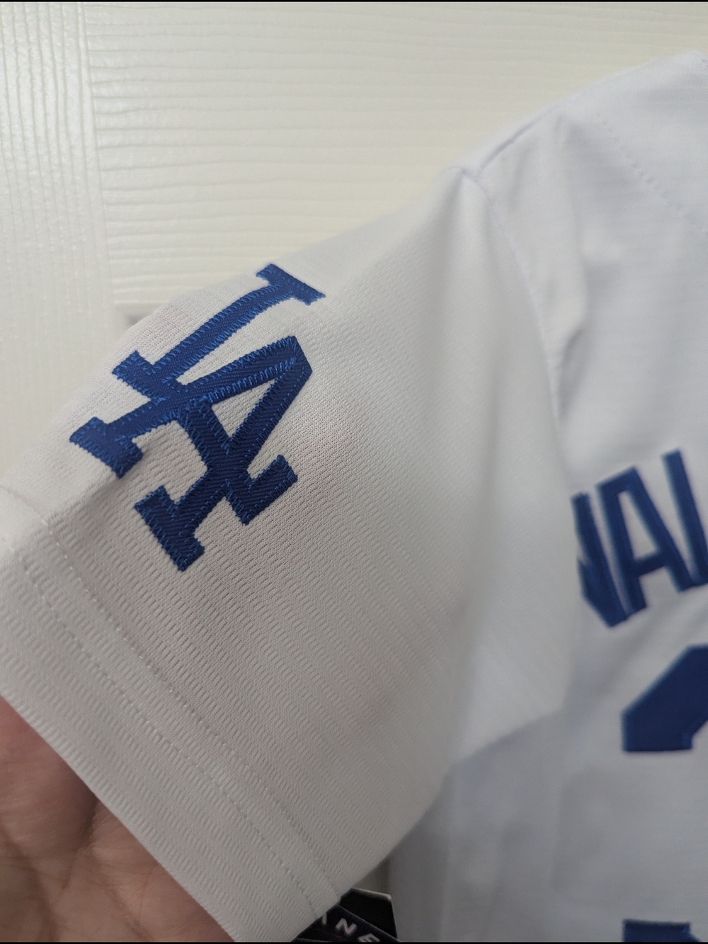 Dodgers 4T / 5T Valenzuela Jersey - Picture 3 of 5